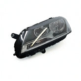 Valeo Right Front Headlight – Volkswagen Passat (3AC941005)