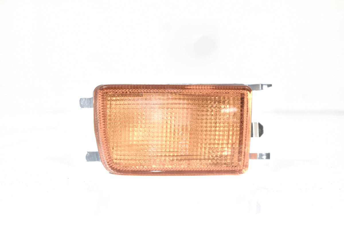 Indicator Right Front Amber 1H0953050, fits Volkswagen 1992 - 1999