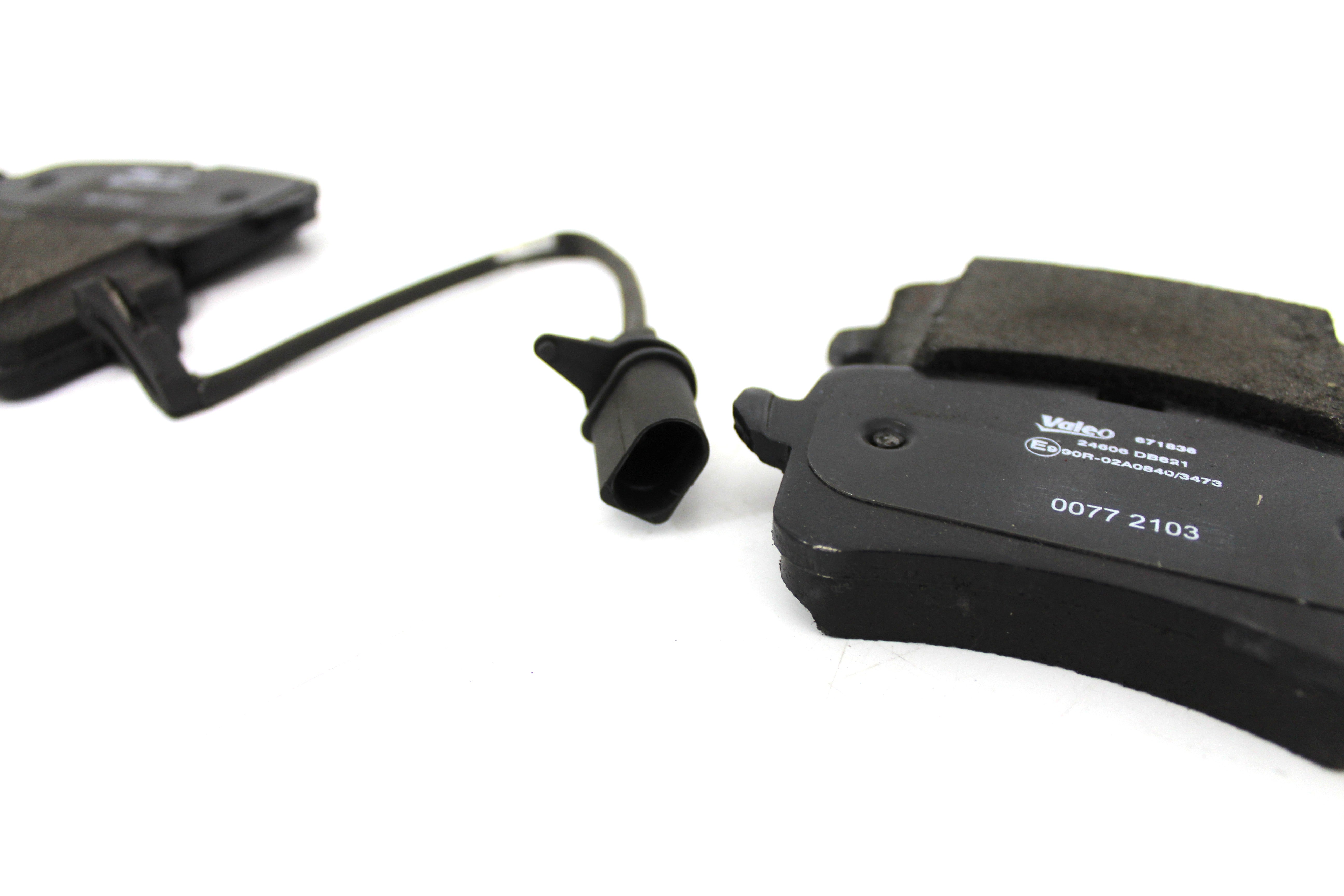 VALEO Disc Brake Pad Set – Audi, Porsche (302454)