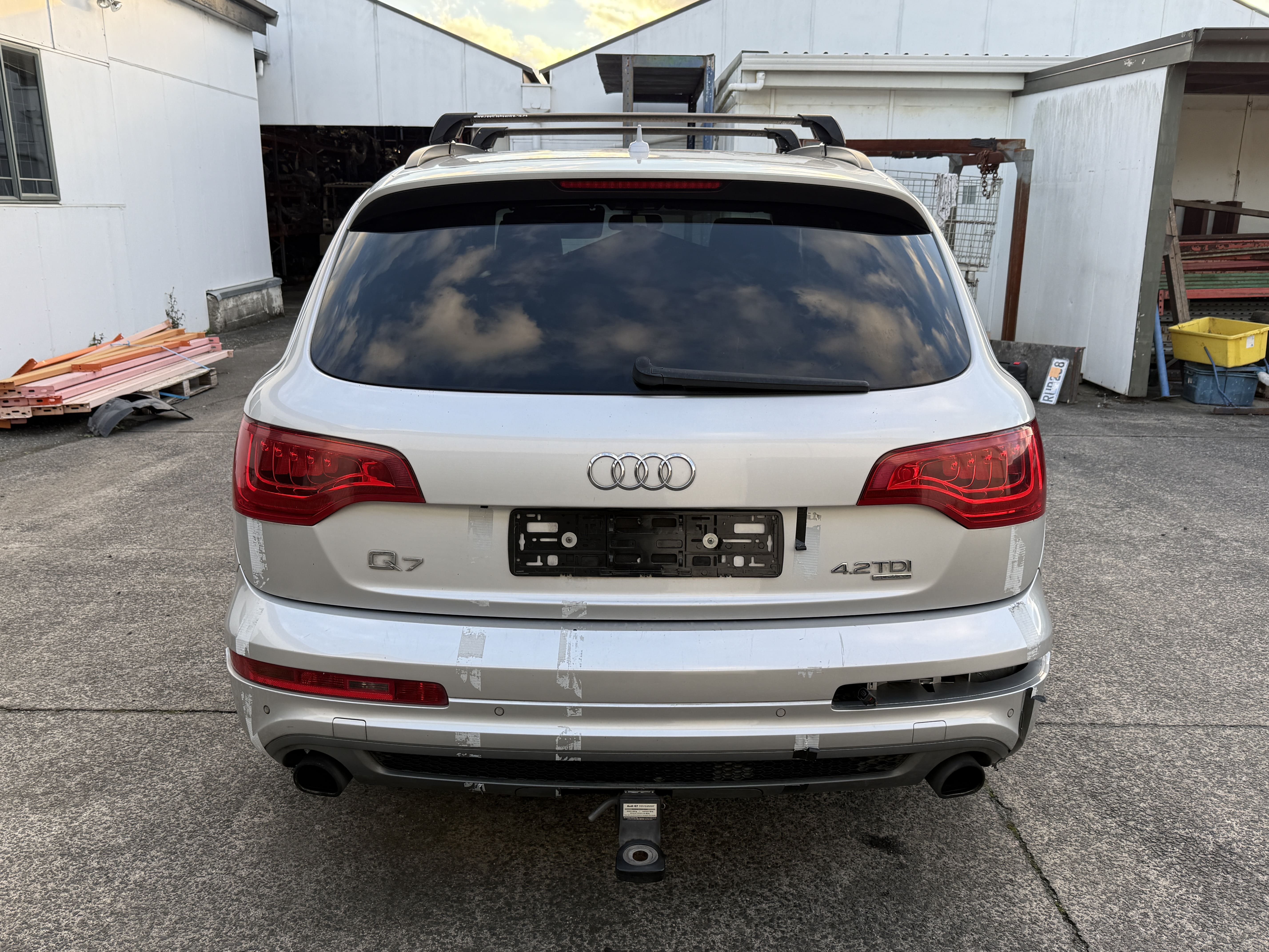 Tow Bar Audi Q7 (4L) 2006-15 - Genuine Audi - Square Hitch