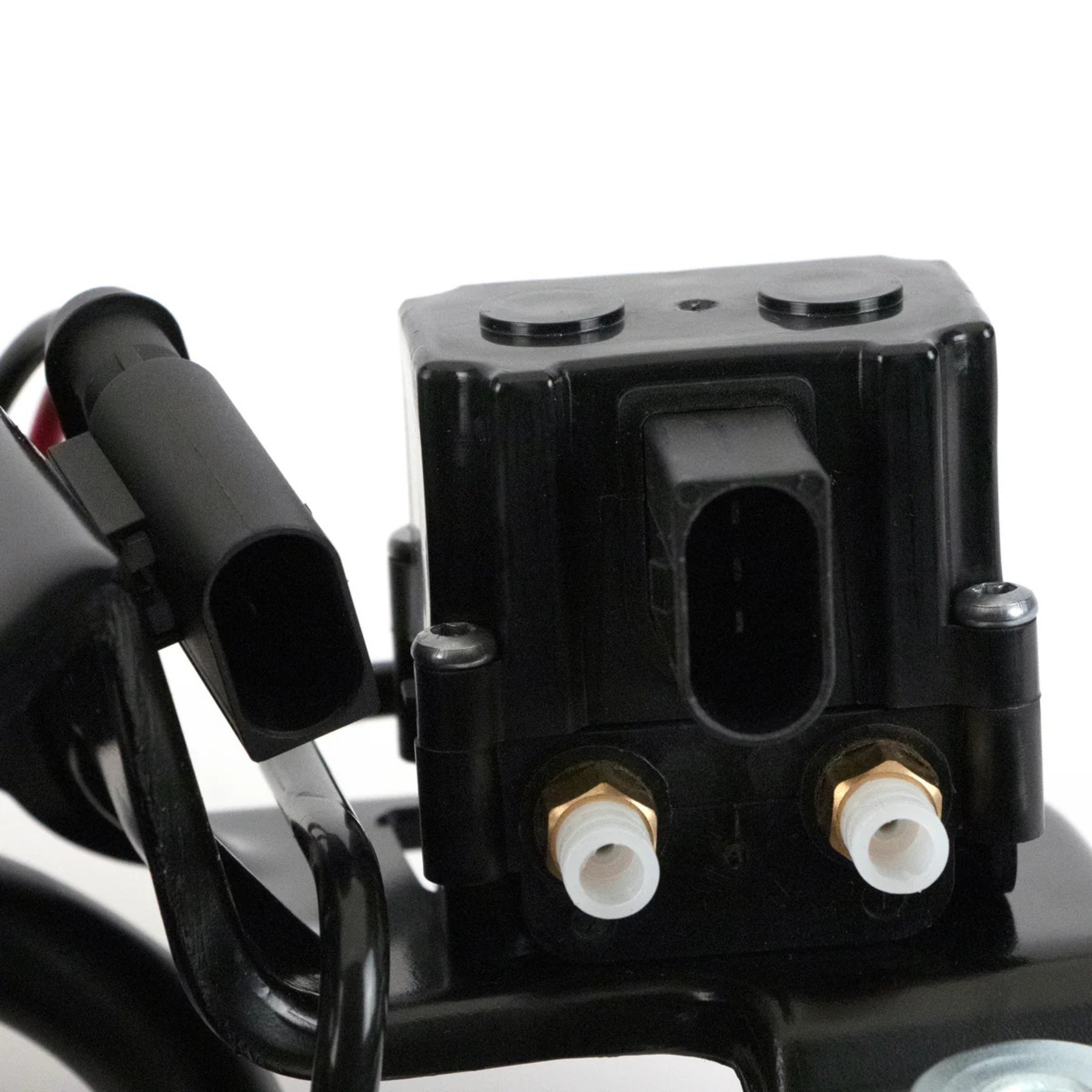 Arnott Air Suspension Compressor – BMW X5 F15/F85, X6 F16/F86 (37206850555)