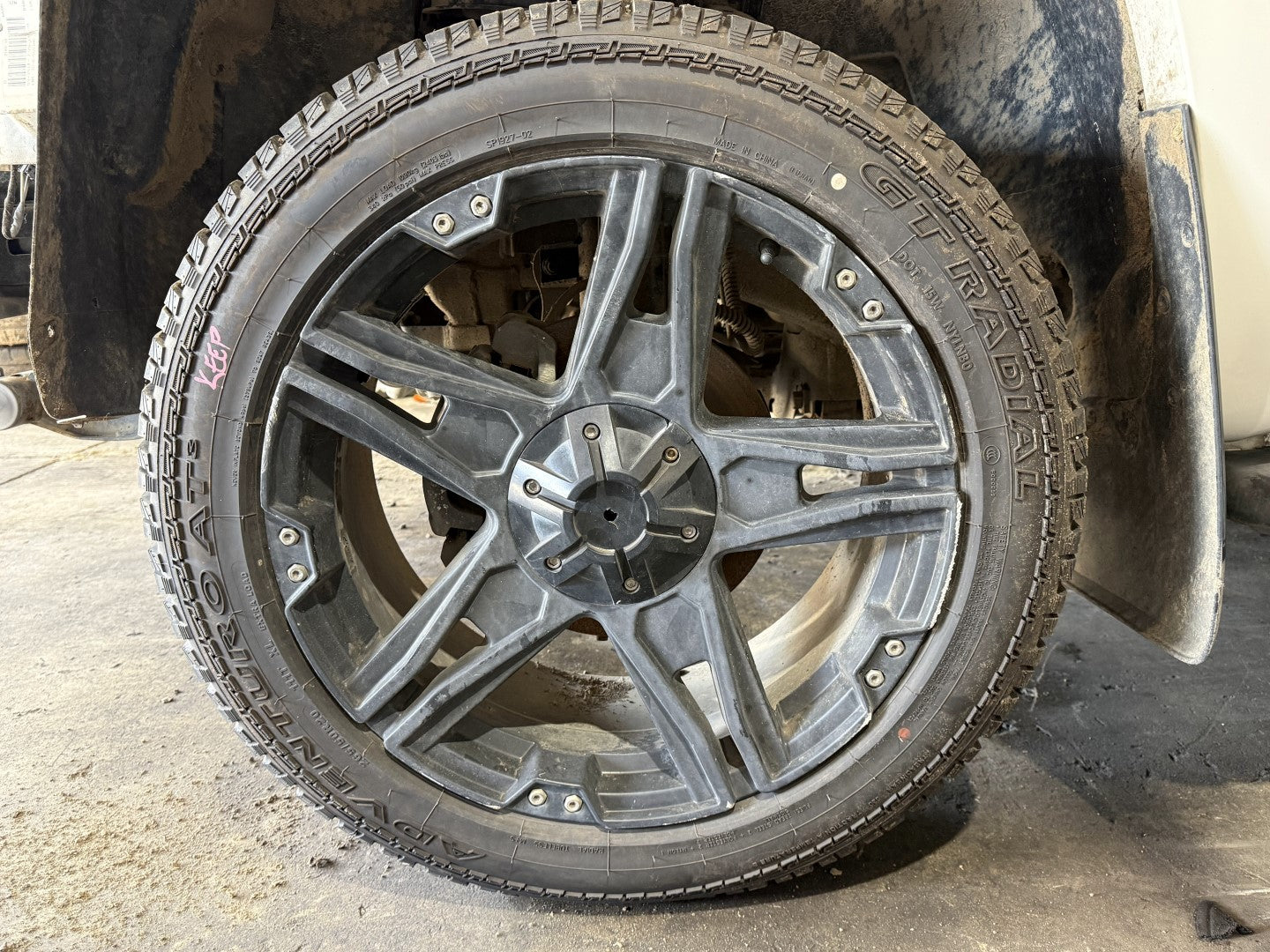 VW Amarok - 20" Wheels & Tyres - Black 265/50/R20