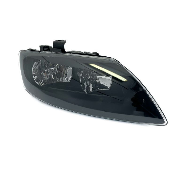 Genuine Valeo Headlight Right Audi Q7 Halogen 2006 - 2015