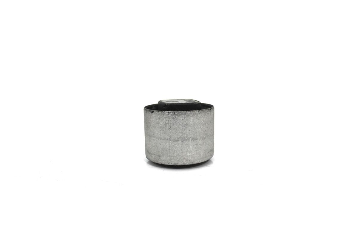 N REAR DIFF MOUNT BUSH, 7P0525337D, Es