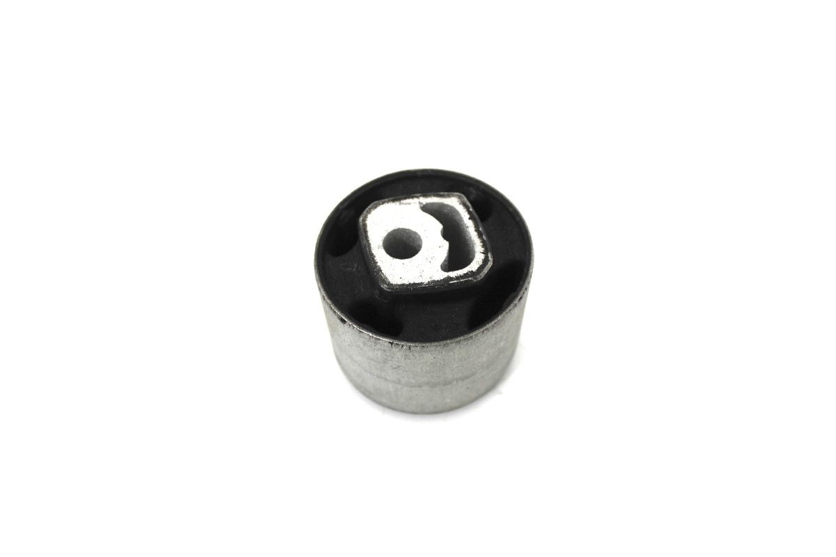 N REAR DIFF MOUNT BUSH, 7P0525337D, Es