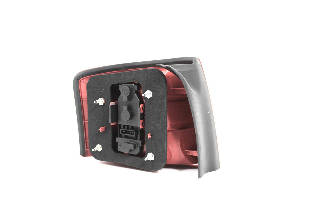 Tailight R/H 4B9945096D, fits Audi A6 & S6 1998 - 2005